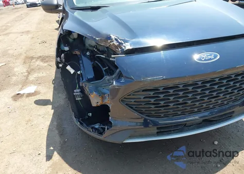 2021 Ford Escape S z USA, uszkodzony, nr VIN 1FMCU9F67MUA99203